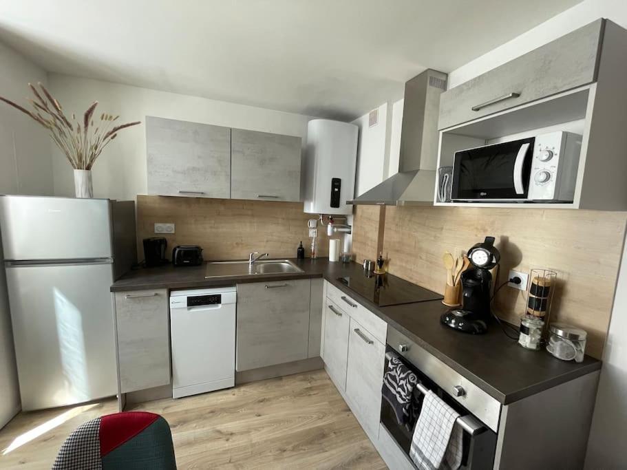 T2Entierement Renove Style Industriel Apartment Rodez Exterior photo