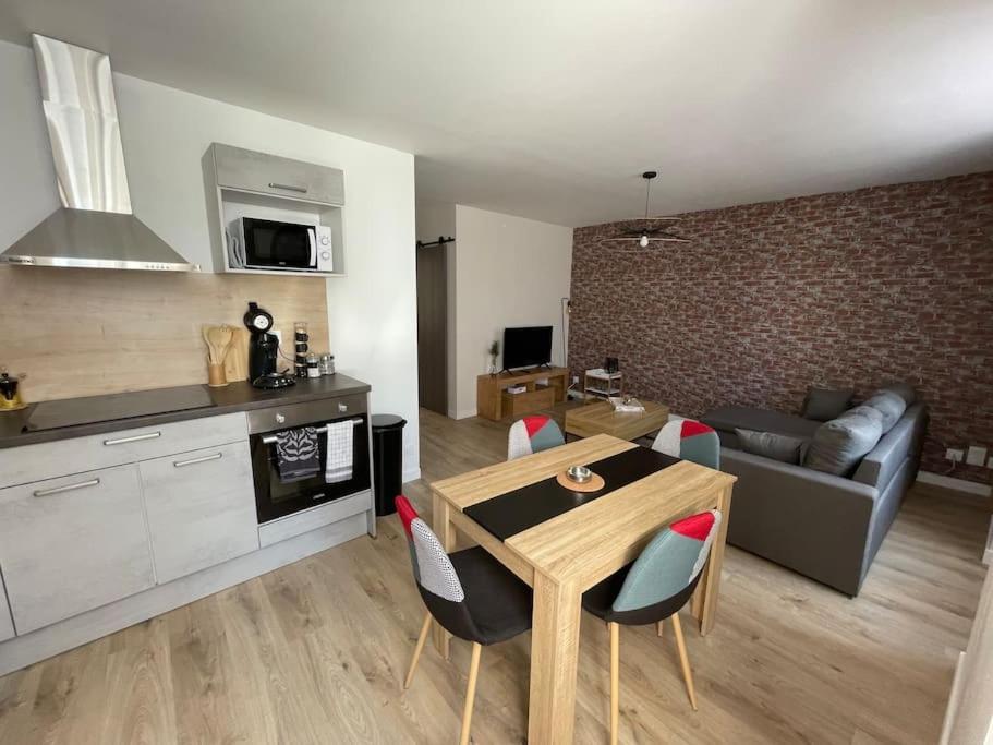 T2Entierement Renove Style Industriel Apartment Rodez Exterior photo