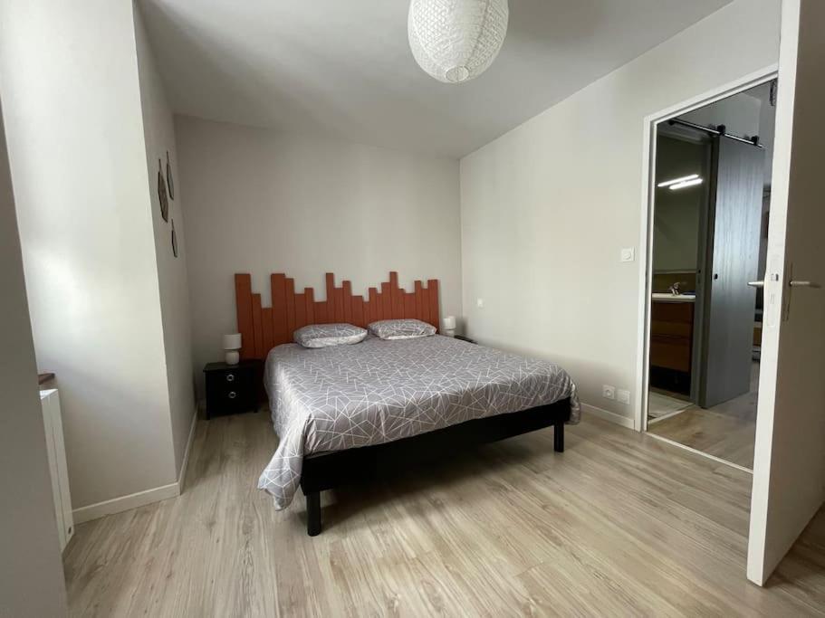 T2Entierement Renove Style Industriel Apartment Rodez Exterior photo